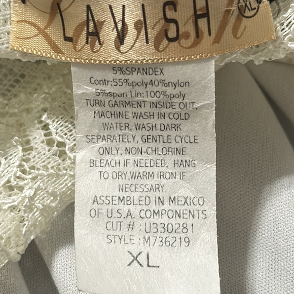 Lavish XL one piece Lace Top with attached open cardigan - Picture 12 of 12